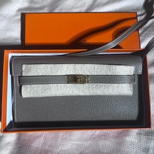 Hermes Kelly Chevre To Go Wallet w/ Strap in Etoupe